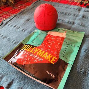 BULLYMAKE Dog Rubber Power Chew & Treat Set – Christmas Village- NEW